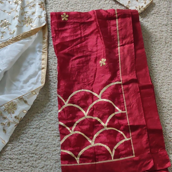 Suit - Picture 5 of 6